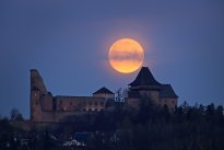 Full moon above castle Lipnice nad Sázavou