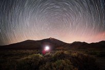 Hvězdný kolotoč nad sopkou Pico del Teide