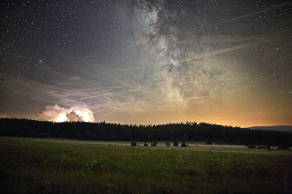 Šumavská noc s bouřkou