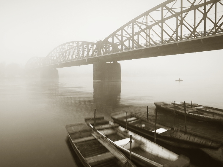 Ocelový železniční most