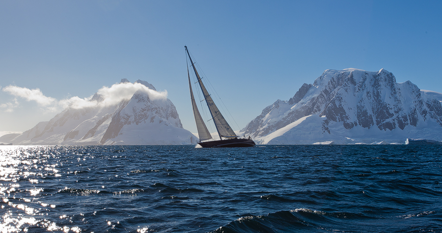Dreamlike Sailing