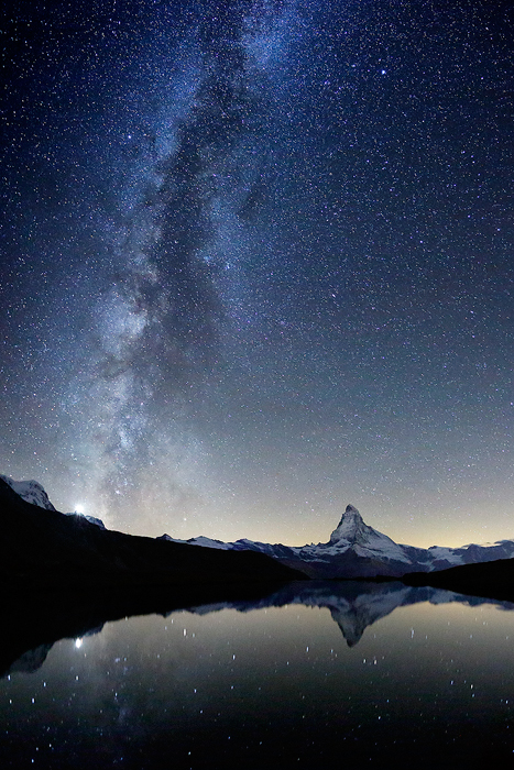 Matterhorn pod mléčnou dráhou
